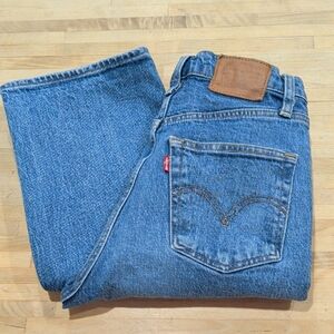 Levi's Straight Leg Women's Jeans in Blue with Brown Leather Patch